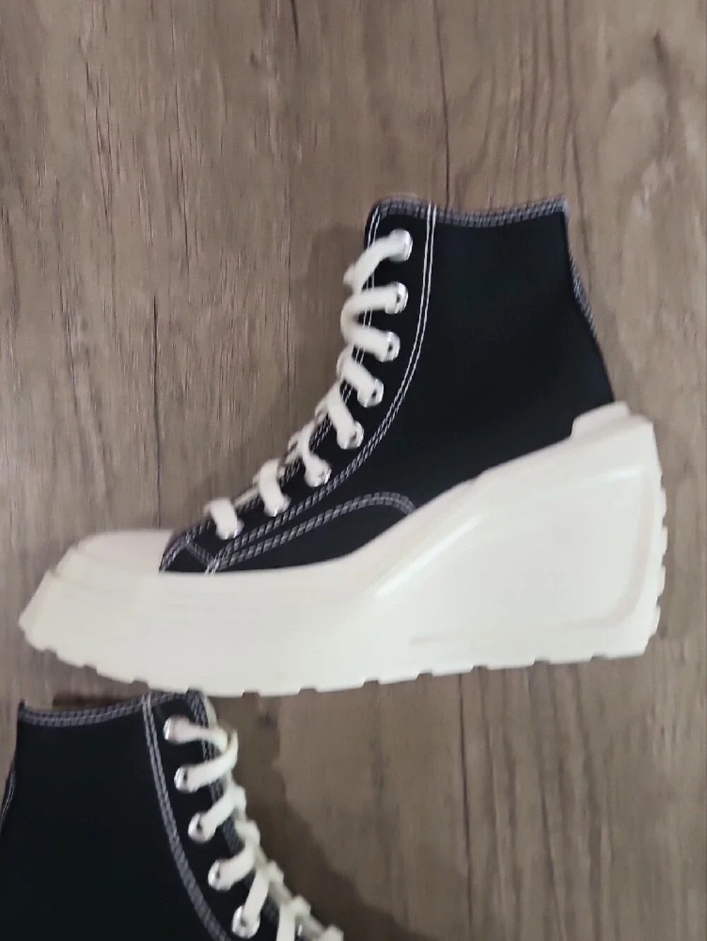 Converse Chuck 70 De Luxe Wedge Hi sneakers size 6